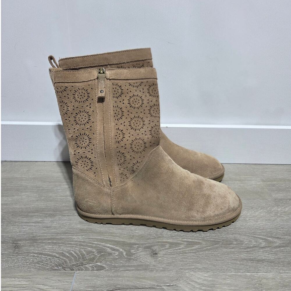 UGG Australia Lo Pro Tan Perforated Suede Shearling Lined Insole Boots Size 8